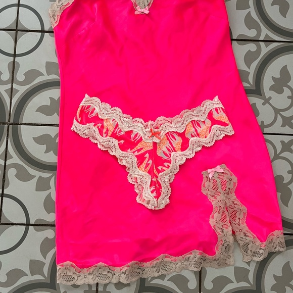 VS silk nightgown with matching bottoms - Picture 7 of 12